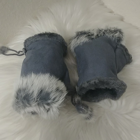 Charcoal Gray Faux Fur Fleece Fingerless Gloves - Picture 7 of 16